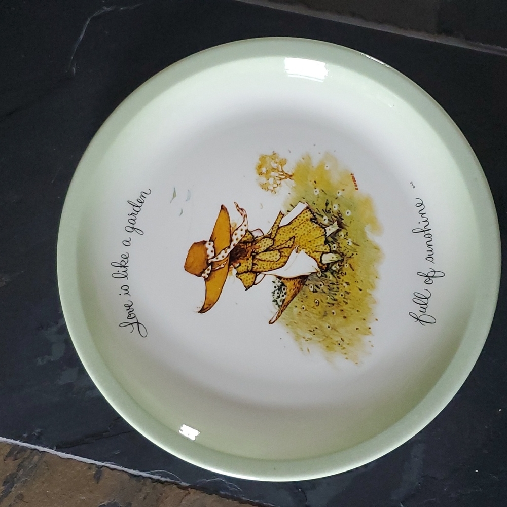 1972 Holly Hobbie  Plate Love Is Like A Garden Full Of Sunshine